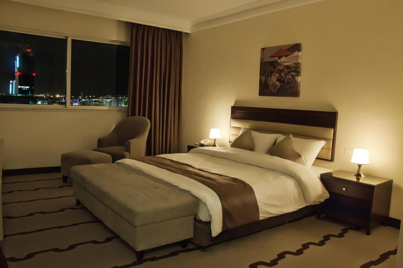 Carnival Hotel Ammán Kültér fotó