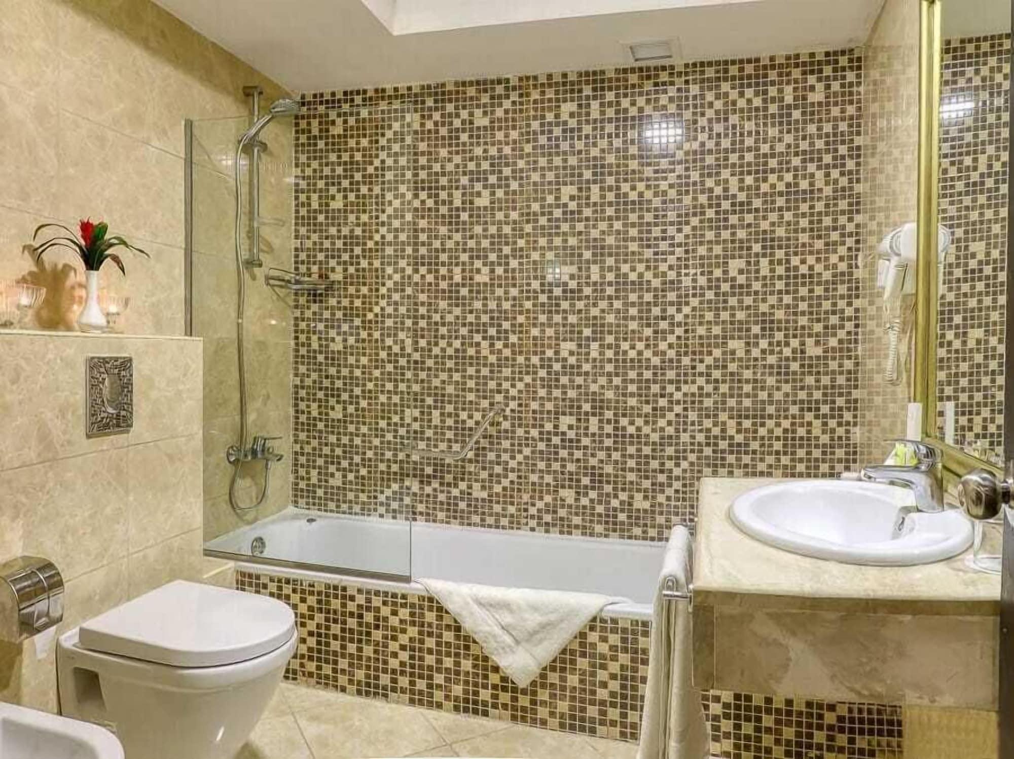 Carnival Hotel Ammán Kültér fotó