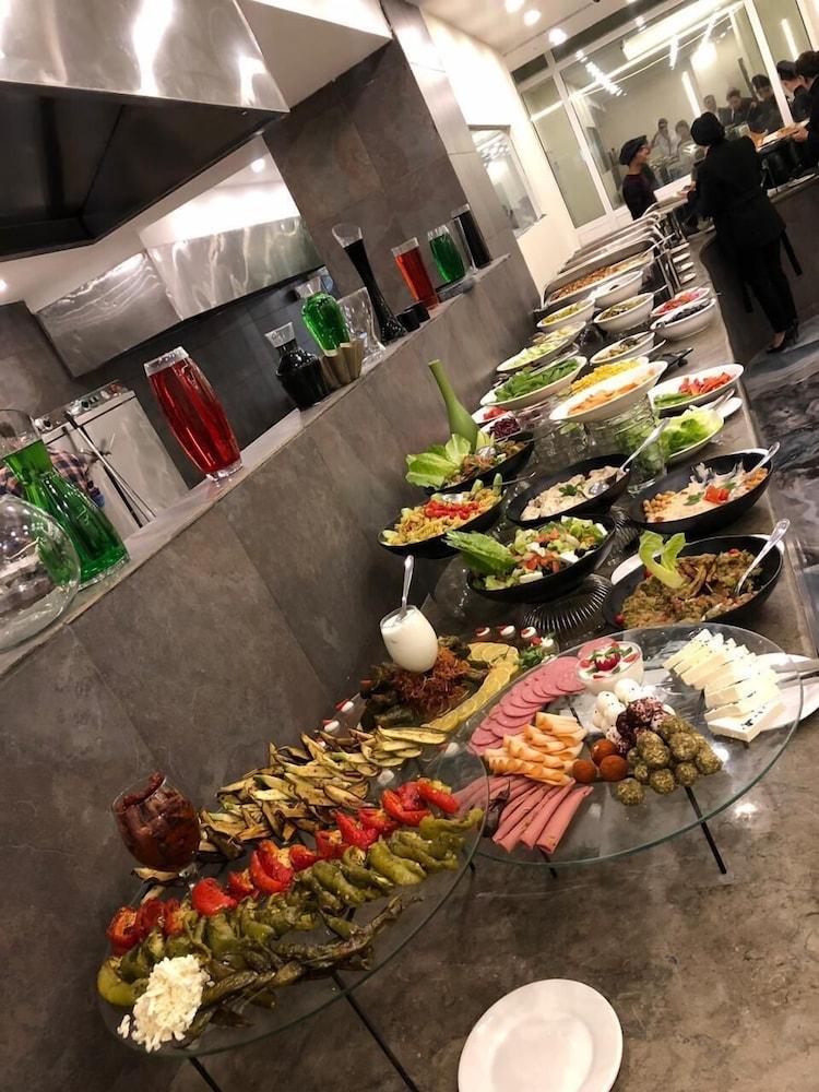 Carnival Hotel Ammán Kültér fotó