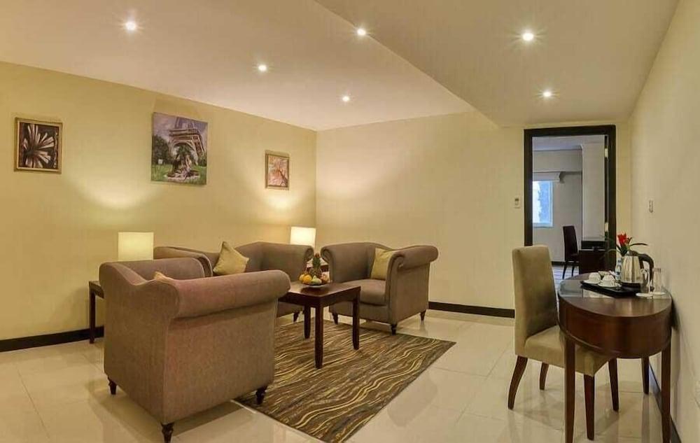 Carnival Hotel Ammán Kültér fotó