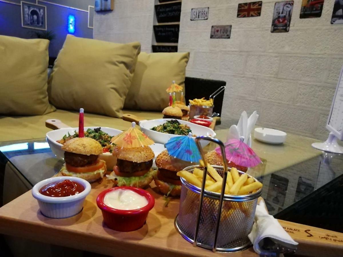Carnival Hotel Ammán Kültér fotó