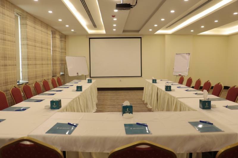Carnival Hotel Ammán Kültér fotó